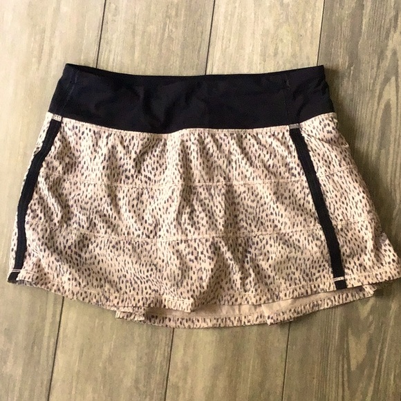 Lululemon skort - Picture 3 of 5